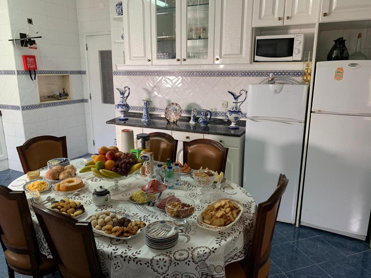 Lar Dois Coracoes Hostel Algés Kültér fotó