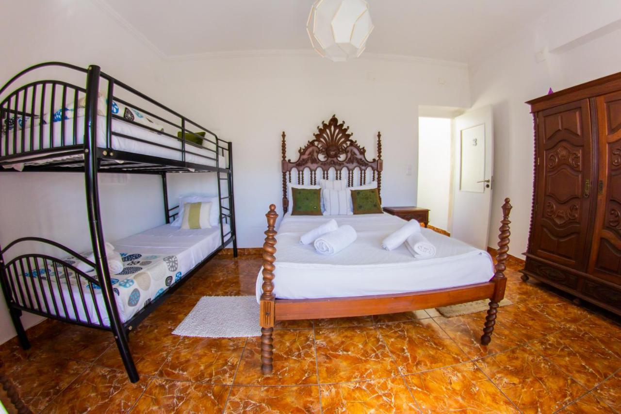 Lar Dois Coracoes Hostel Algés Kültér fotó