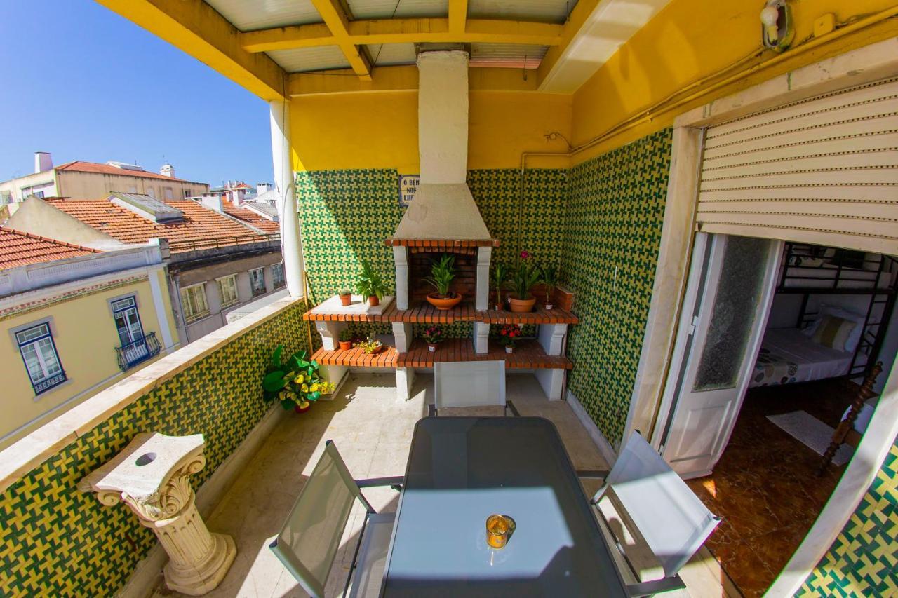 Lar Dois Coracoes Hostel Algés Kültér fotó