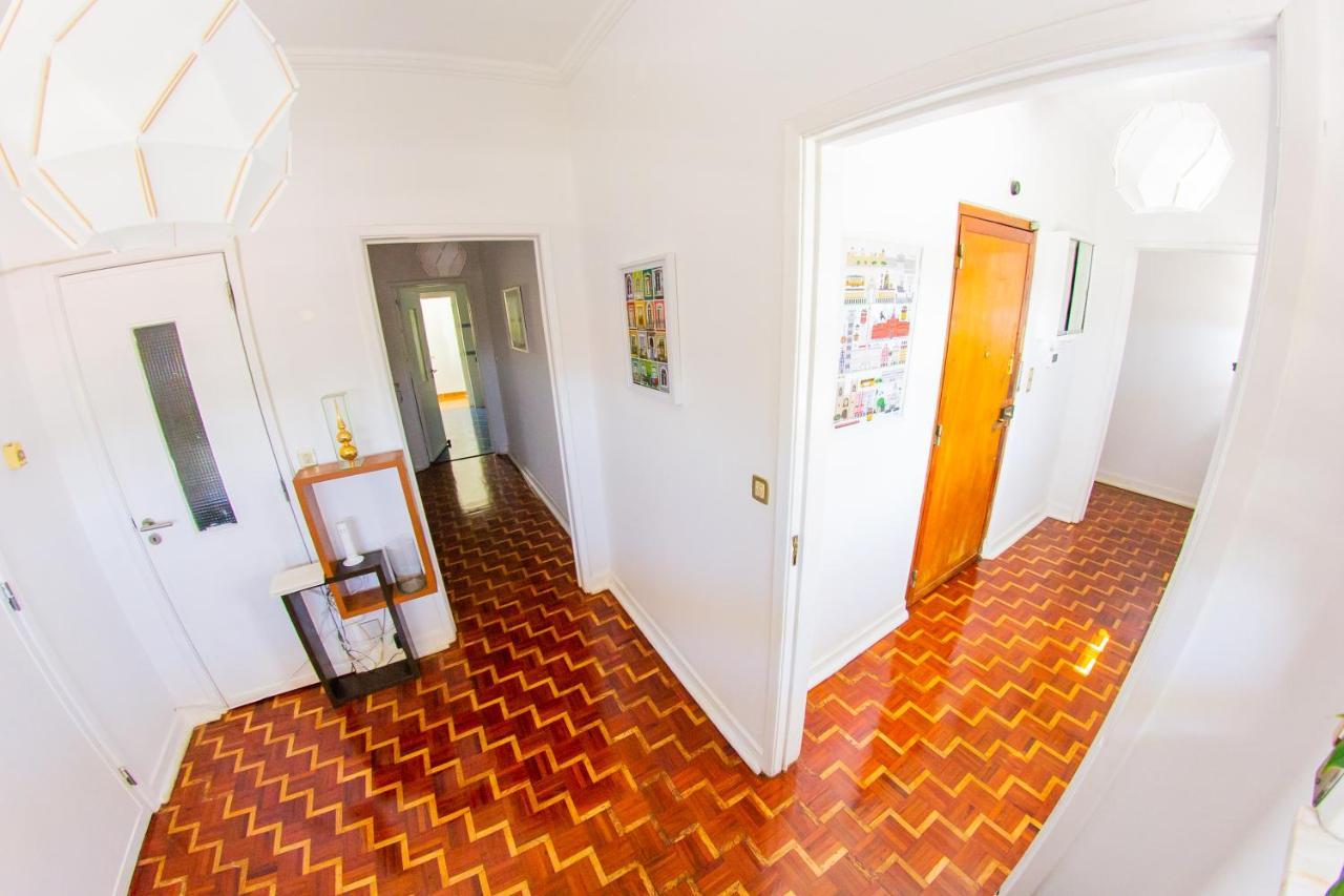 Lar Dois Coracoes Hostel Algés Kültér fotó