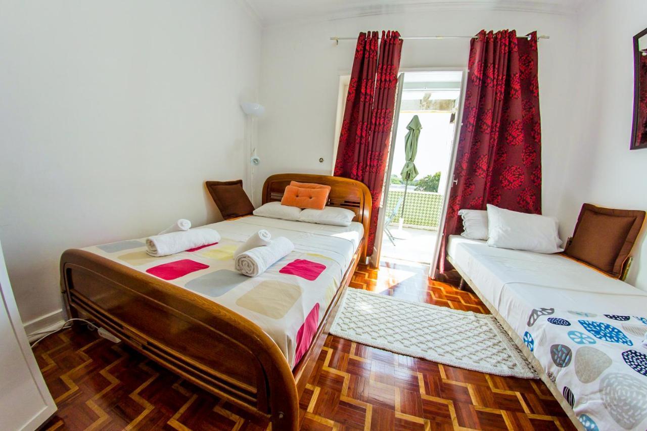 Lar Dois Coracoes Hostel Algés Kültér fotó