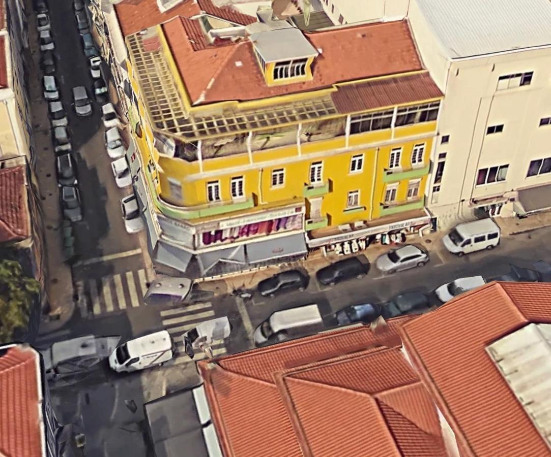 Lar Dois Coracoes Hostel Algés Kültér fotó